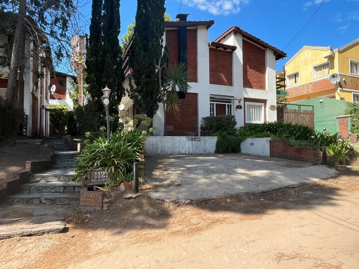 Casa dúplex de 3 ambientes en venta en Pinamar, Del Dorado 1100