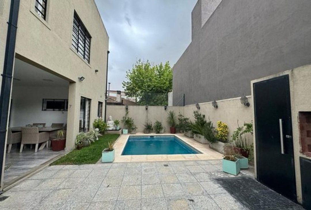 CASA 4 AMBIENTES VENTA  BELLA VISTA CON PILETA