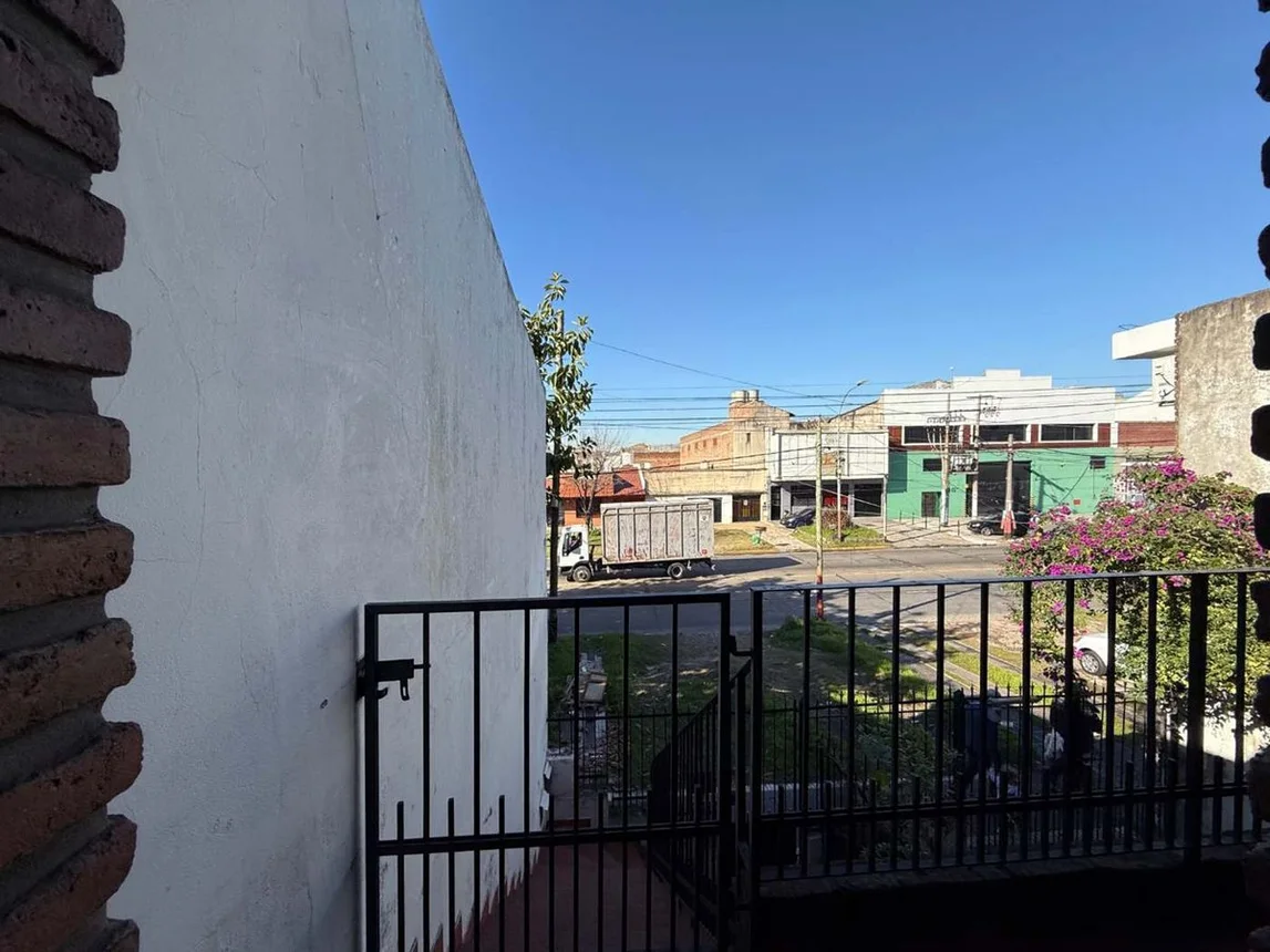 PH de 3 ambientes en venta en Lanús Oeste, Avenida San Martín 1300, foto 2