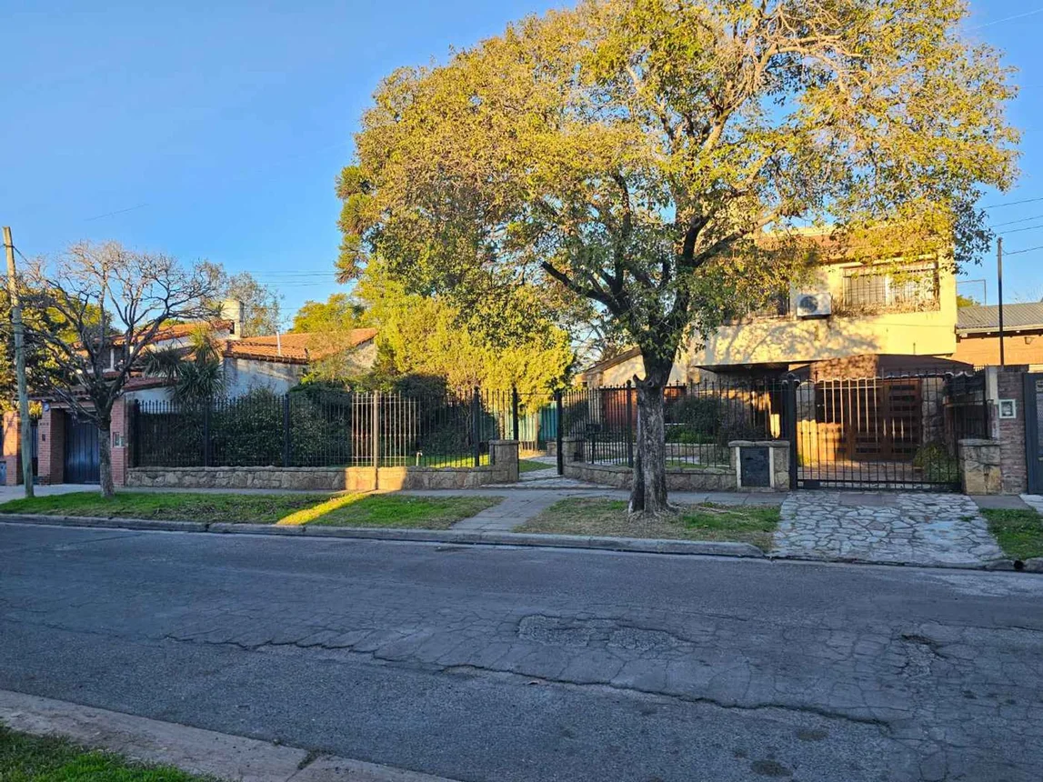Casa en venta en Hurlingham, foto 2