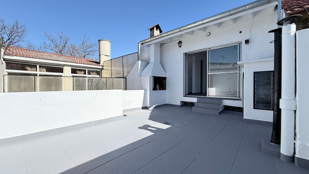 VENDE PH 4 AMB TERRAZA Y PATIO