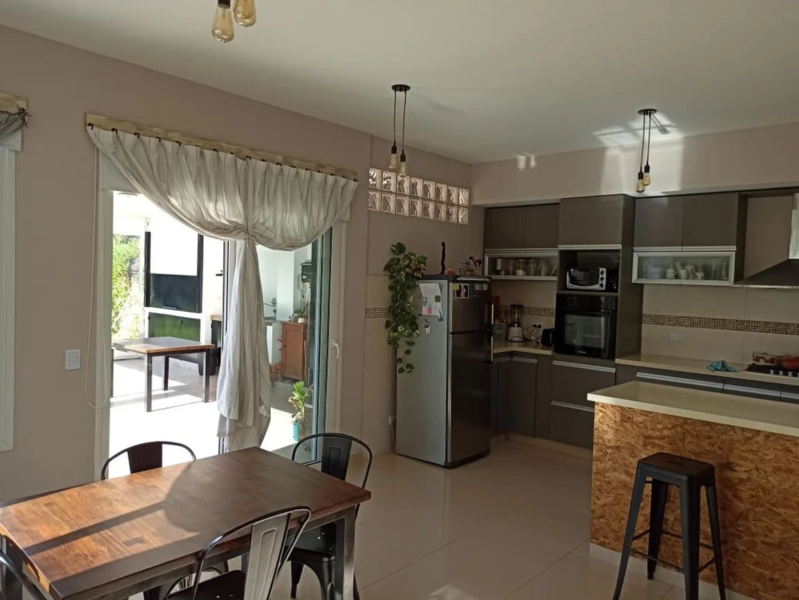 Casa en venta en Luis Guillón, foto 3