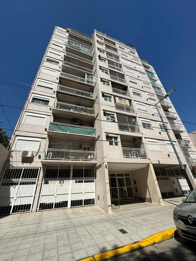Departamento en alquiler en Flores, Avenida Varela 800