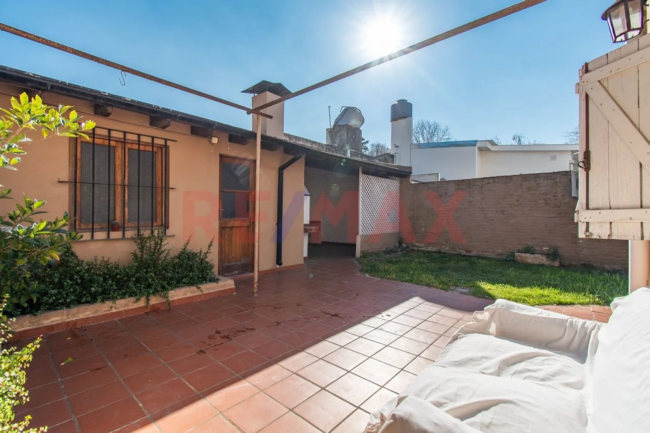 Venta casa 3 ambientes con parque hurlingham, foto 2