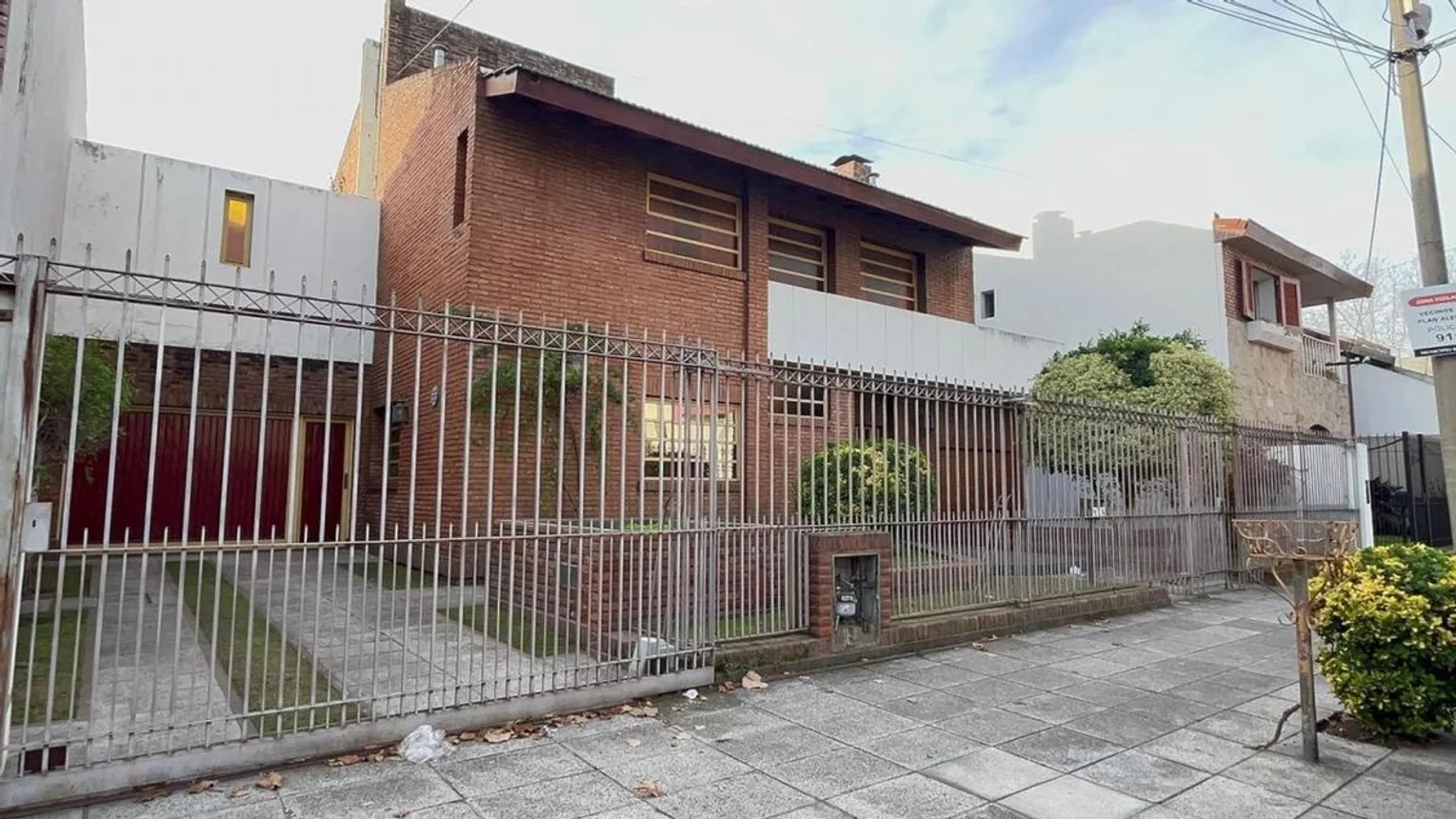 Casa de 6 ambientes en venta en Villa Sarmiento, Emilio Mitre 1200