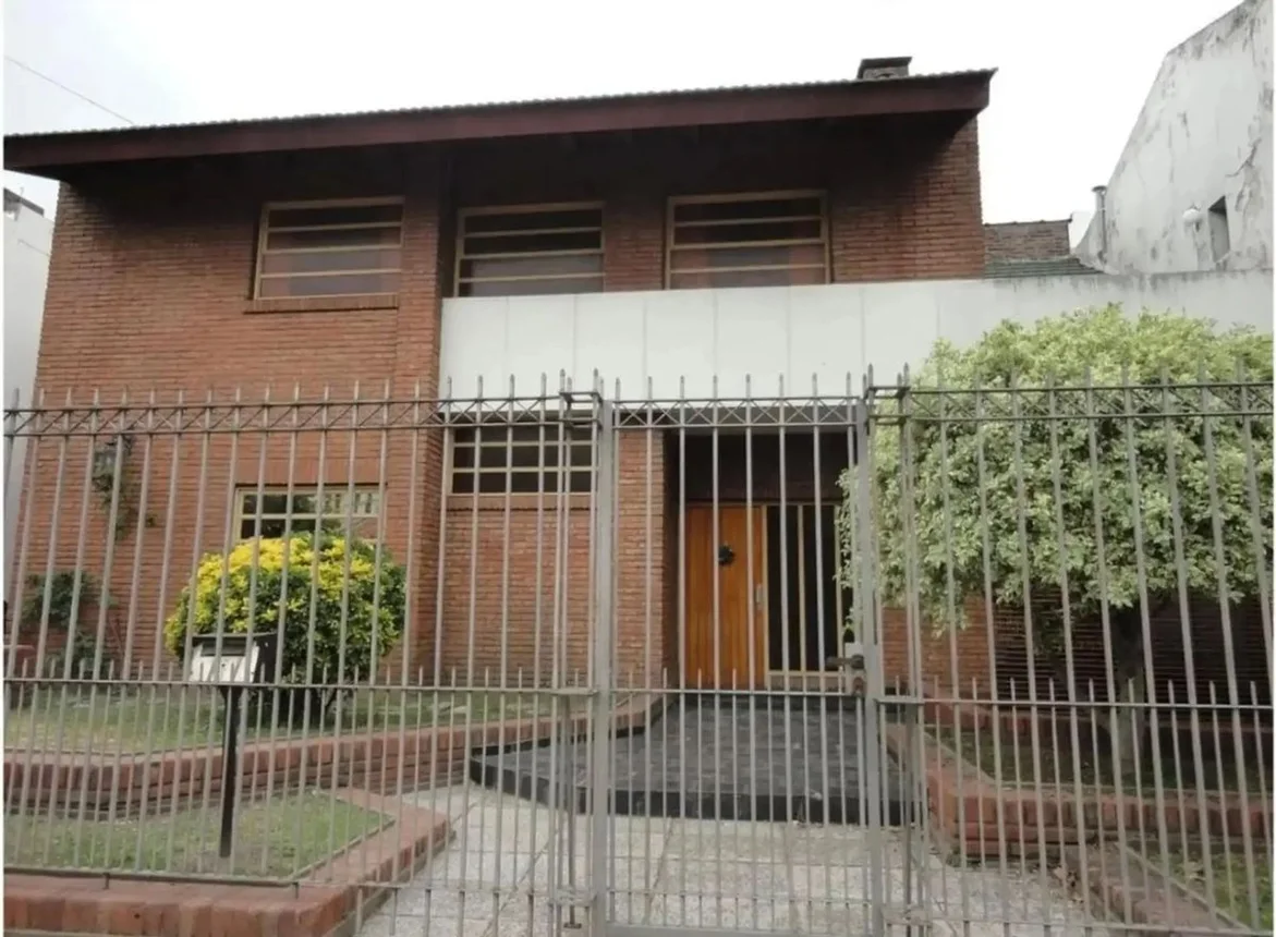 Casa de 6 ambientes en venta en Villa Sarmiento, Emilio Mitre 1200, foto 2