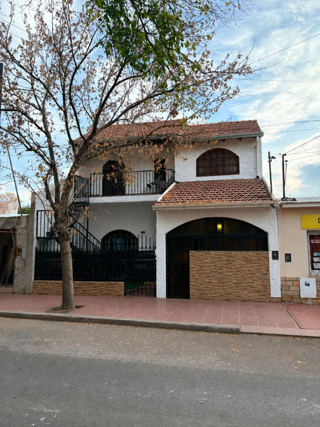 Casa en venta en Guaymallén, foto 2