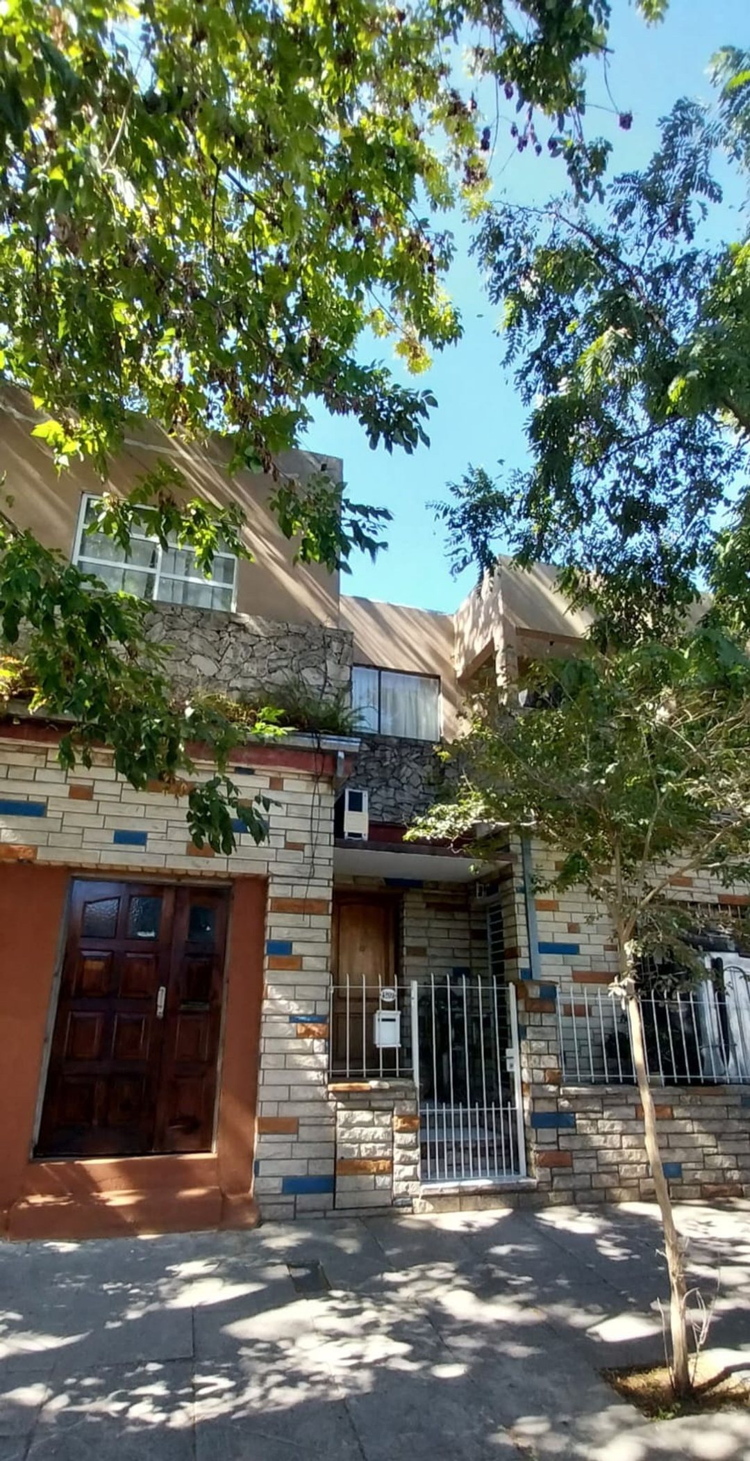 CASA EN VENTA EN DOS PLANTAS OLIVOS
