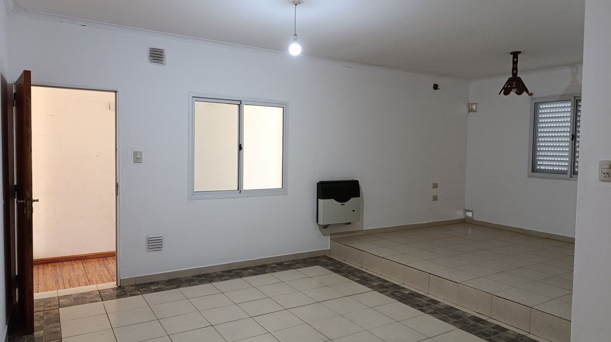 En venta 2 departamentos + 2 locales comerciales