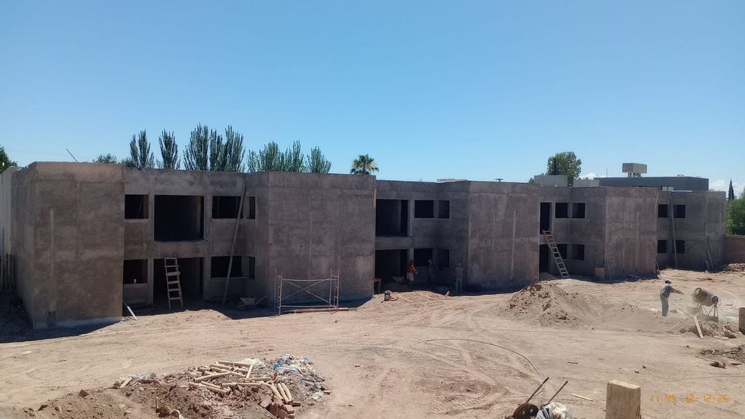 DEPARTAMENTOS EN VENTA- LATERAL CALLE PASO- LUJAN
