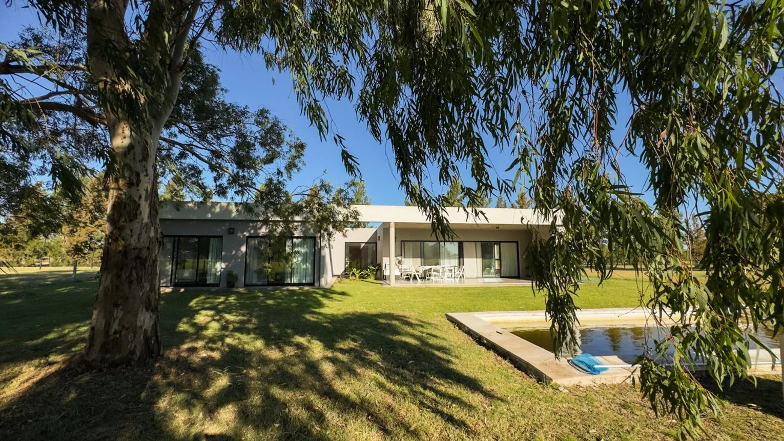 Casa en venta en La Plata, foto 2