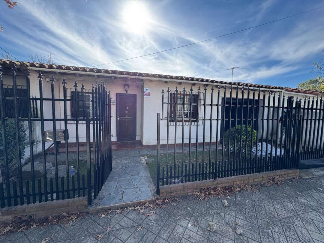 VENTA CASA TRES AMB CIUDAD EVITA APTA CREDITO PILE