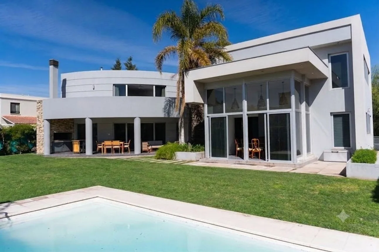 Casa en venta en Guaymallén, foto 2