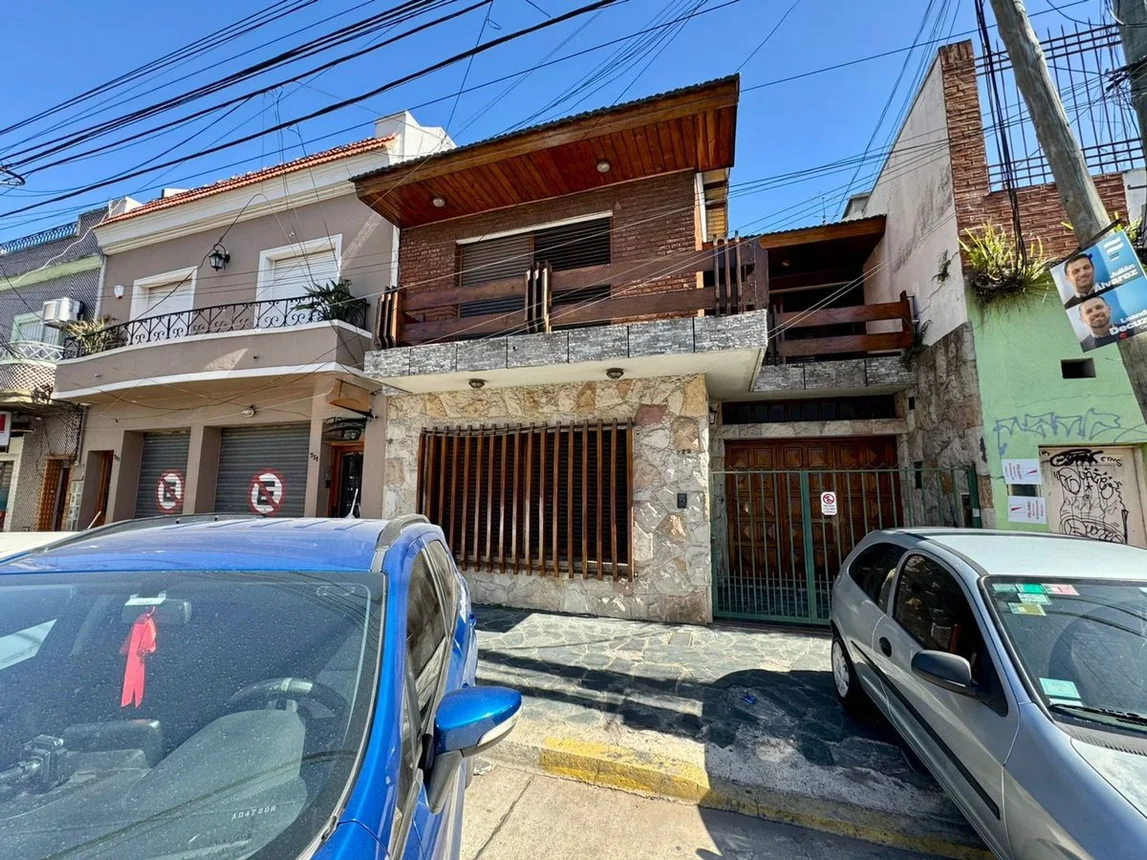 Casa de 4 ambientes en venta en Valentín Alsina, Jose Ignacio Rucci 700, foto 2