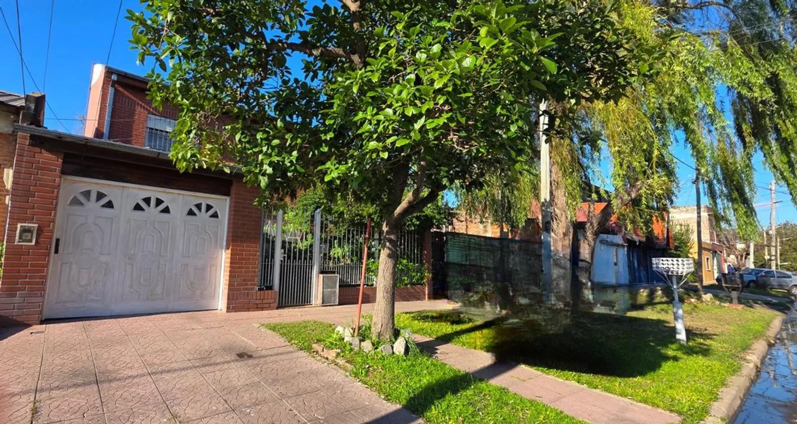 Casa de 5 ambientes en venta en Temperley, La Pampa 500, foto 2