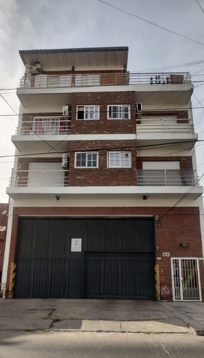 Venta 1 Espacio guardacoche cubierto. Ramos Mejía