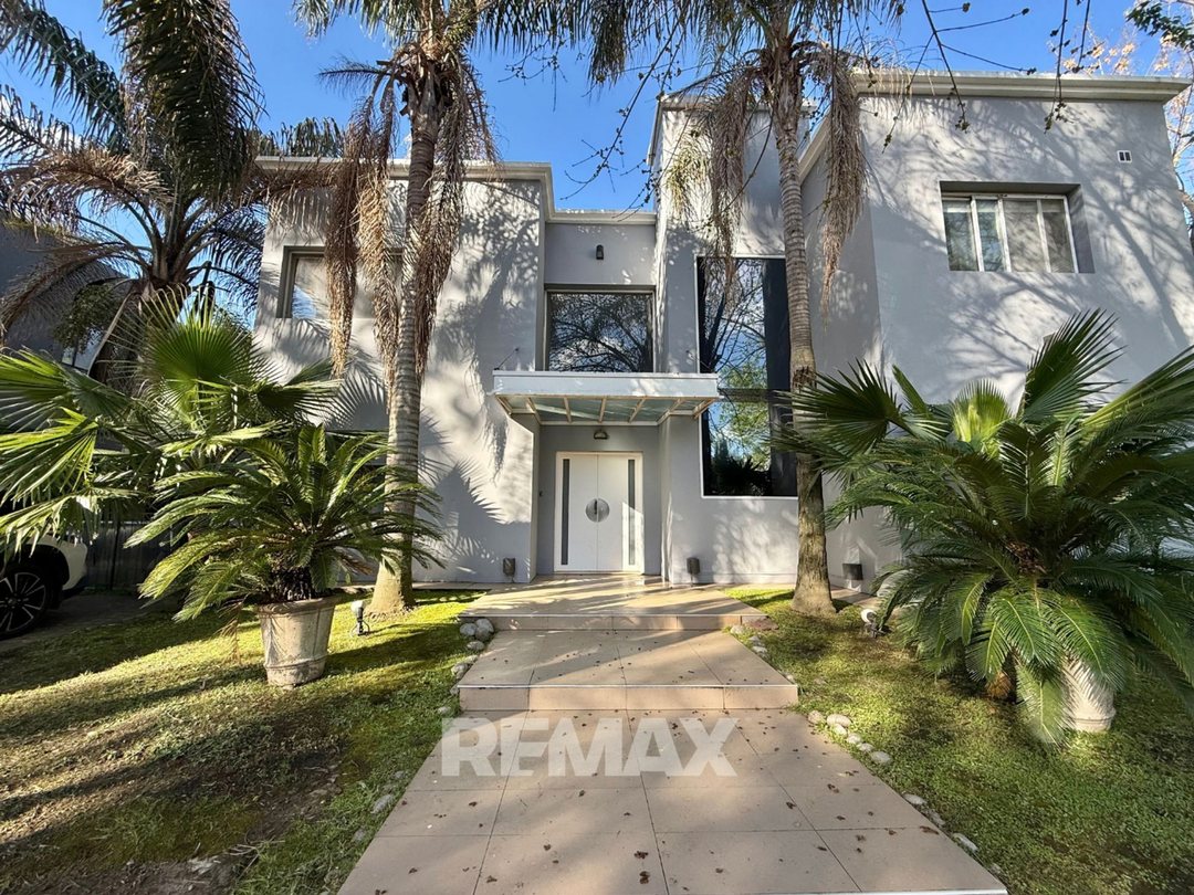 VENTA CASA LA PEREGRINA 4 HAB PILETA OPORTUNIDAD