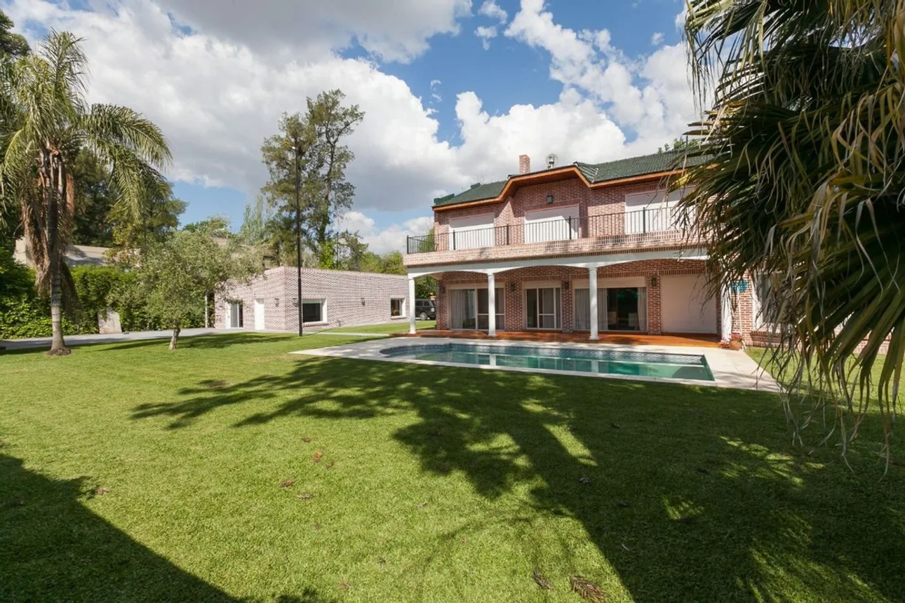 Casa de 10 ambientes en venta en San Isidro, Alto Peru 900