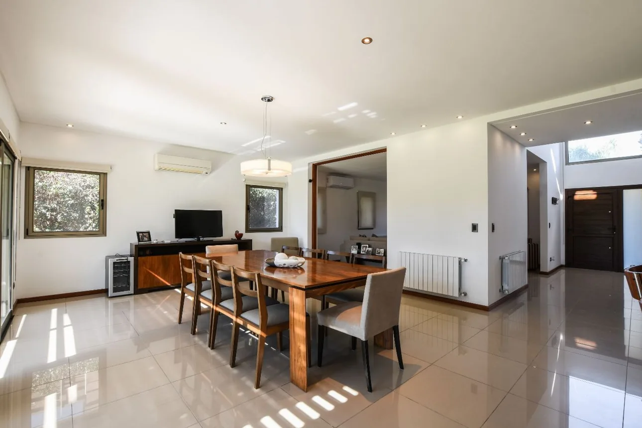Casa dúplex de 4 ambientes en venta en Funes, Avenida Fuerza Aerea 2300