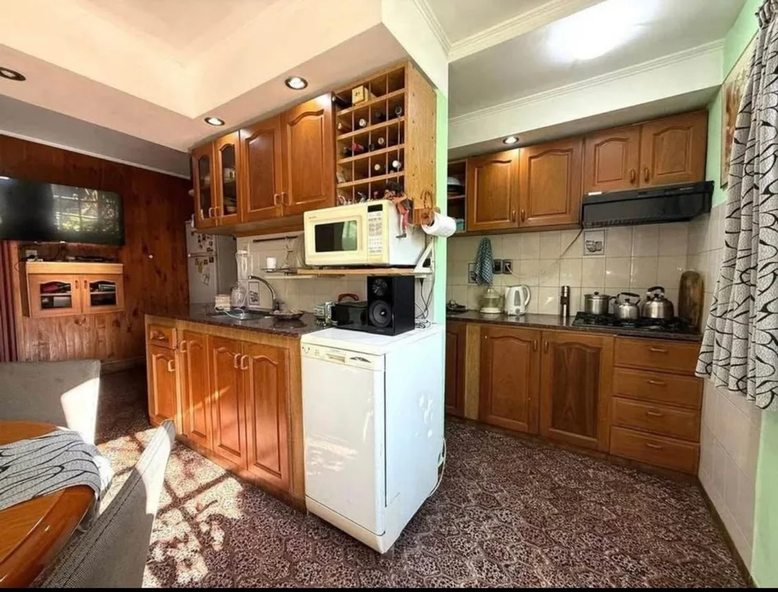 Casa de 7 ambientes en venta en Tolosa, 531 Entre 17 y 18 2200, foto 2