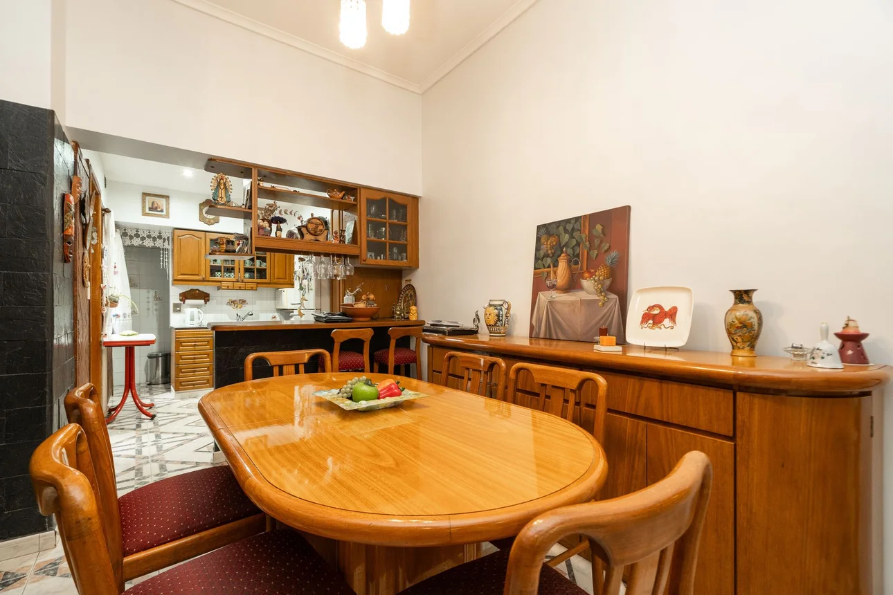 Casa tríplex de 4 ambientes en venta en Monte Castro, Benito Juárez 2000, foto 2