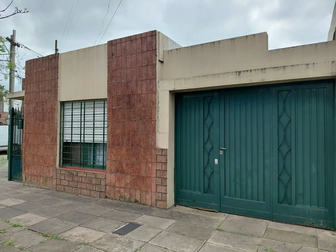 PH de 4 ambientes en venta en Castelar, Galicia 1100, foto 3