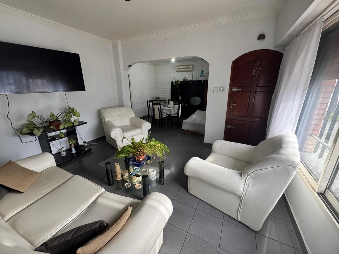 Casa de 6 ambientes en venta en Lomas del Mirador, Charcas 2100, foto 3