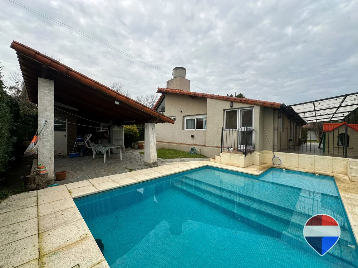 Casa de 4 ambientes en venta en Canning, Sargento Cabral 2600