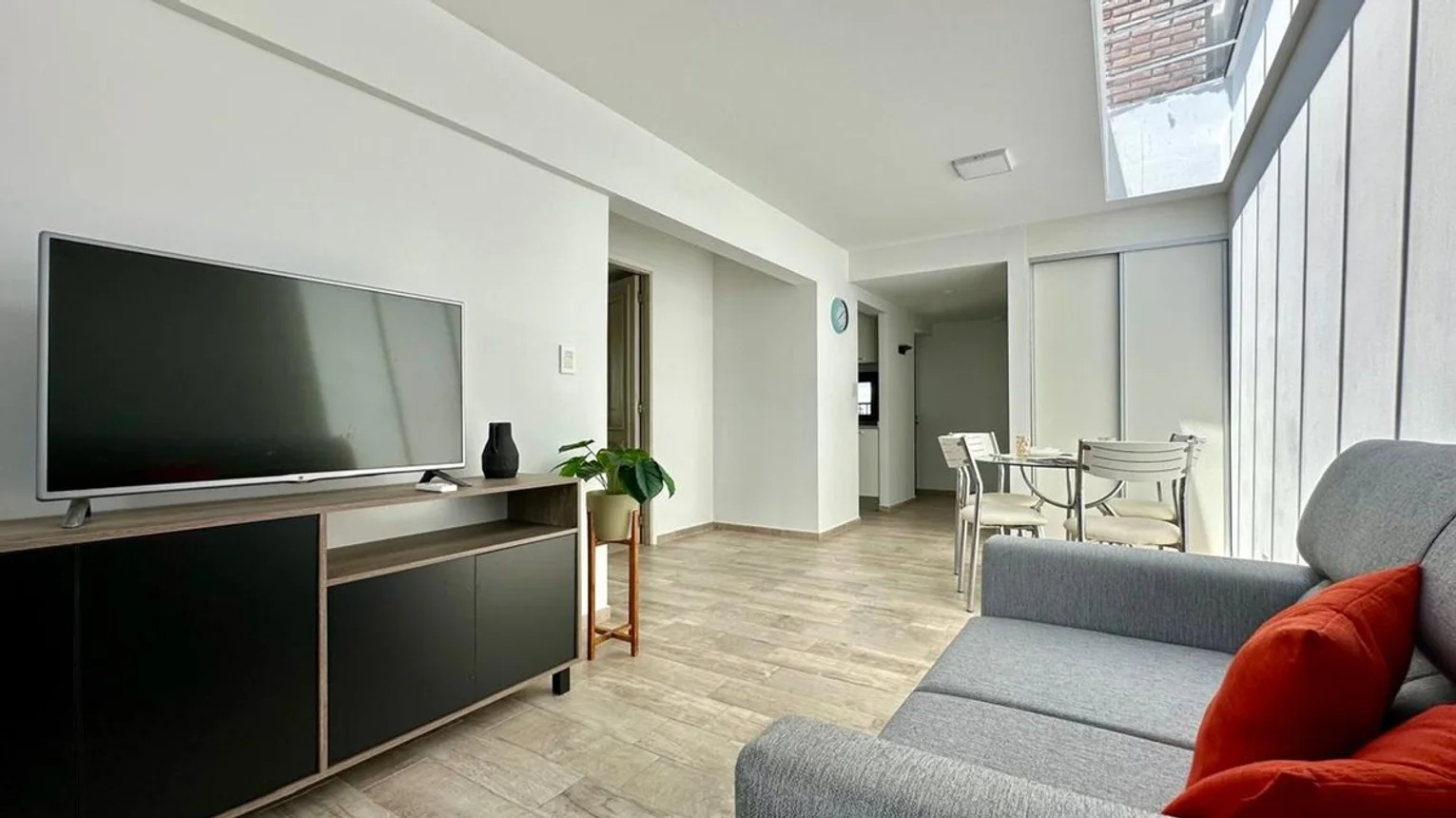 Semipiso de 2 ambientes en alquiler en Rosario, Alem 2300, foto 2