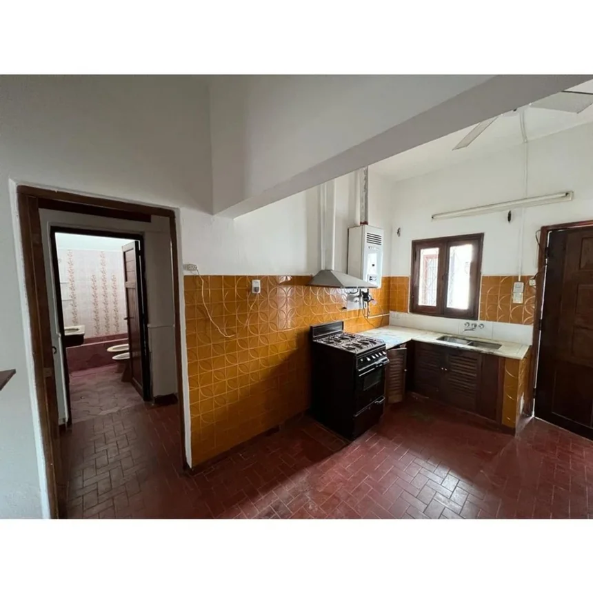 Venta casa 3 domitorios y patio b° guemes córdoba, foto 2