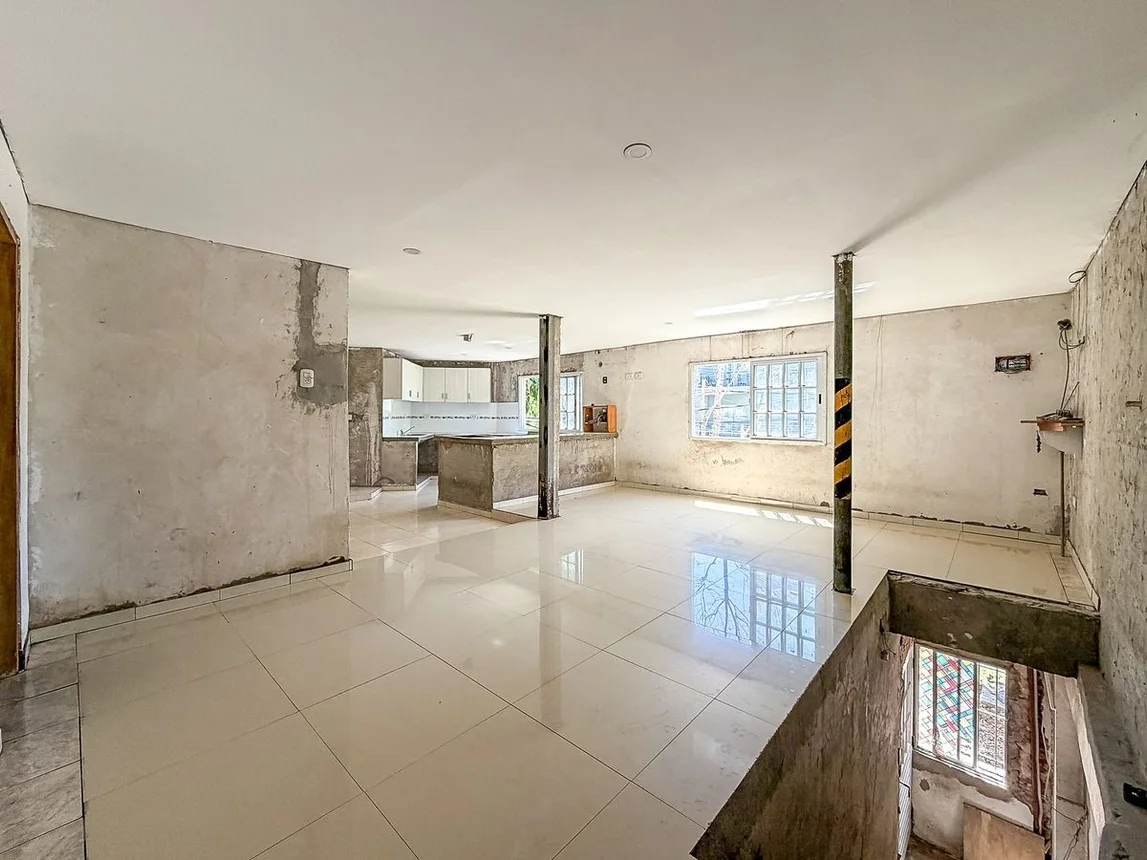 Casa en venta en Caseros, foto 2