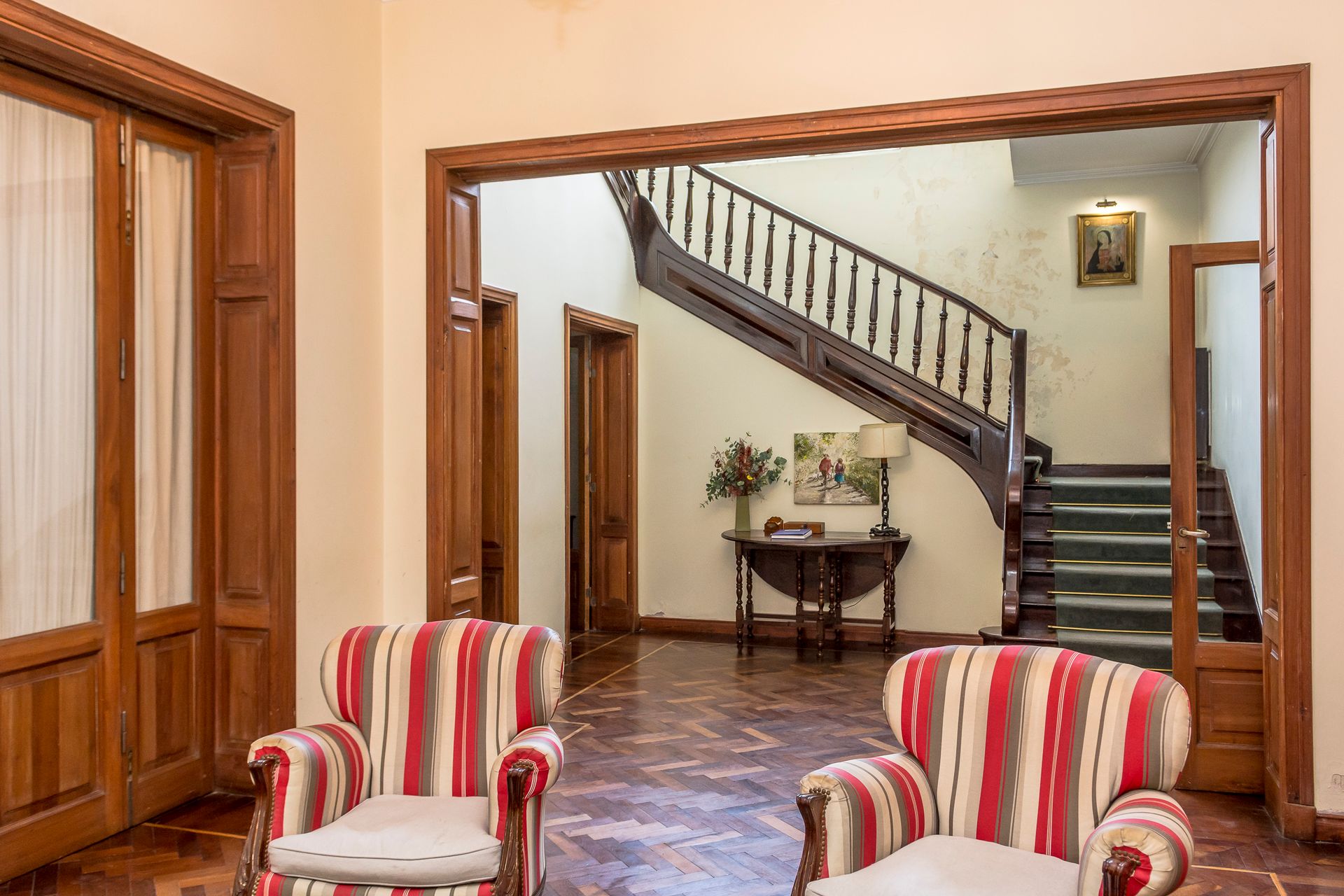 CASA 8 DORMITORIOS VENTA ZONA CENTRO APTO OFICINAS - foto 2
