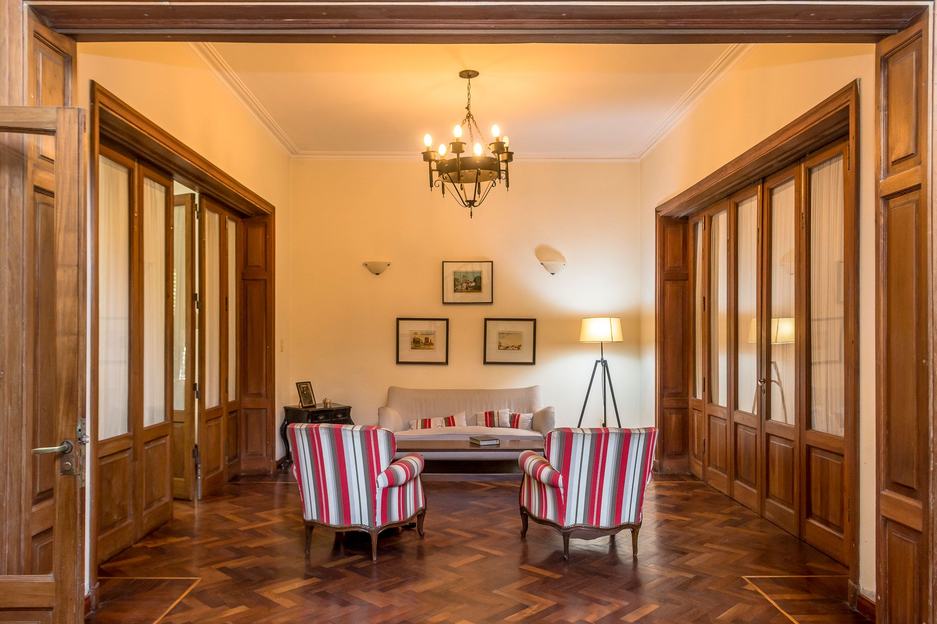 CASA 8 DORMITORIOS VENTA ZONA CENTRO APTO OFICINAS - foto 3
