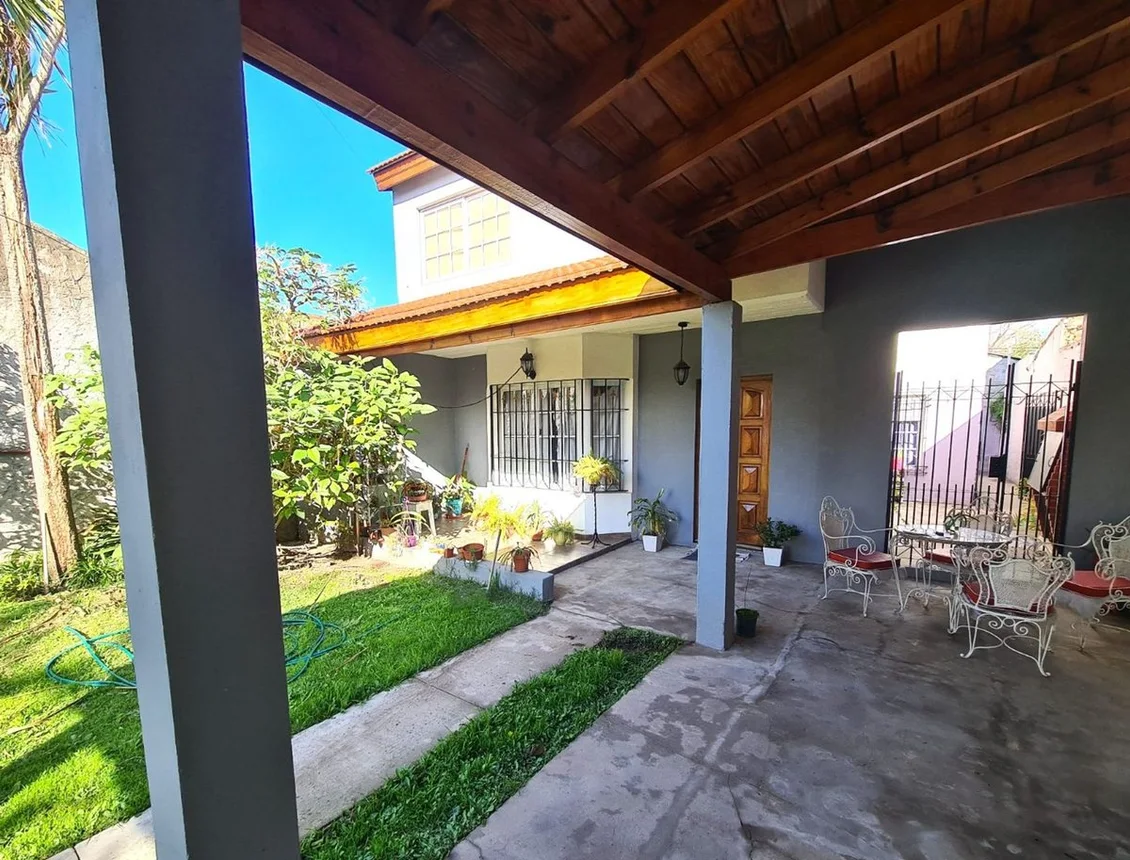 Casa en venta en Banfield, foto 3