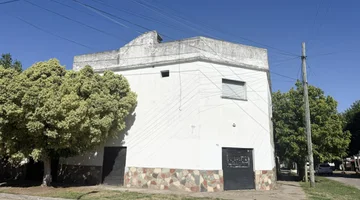 VENTA CASA CON LOCAL PARQUE GARAJE VILLA DE MAYO