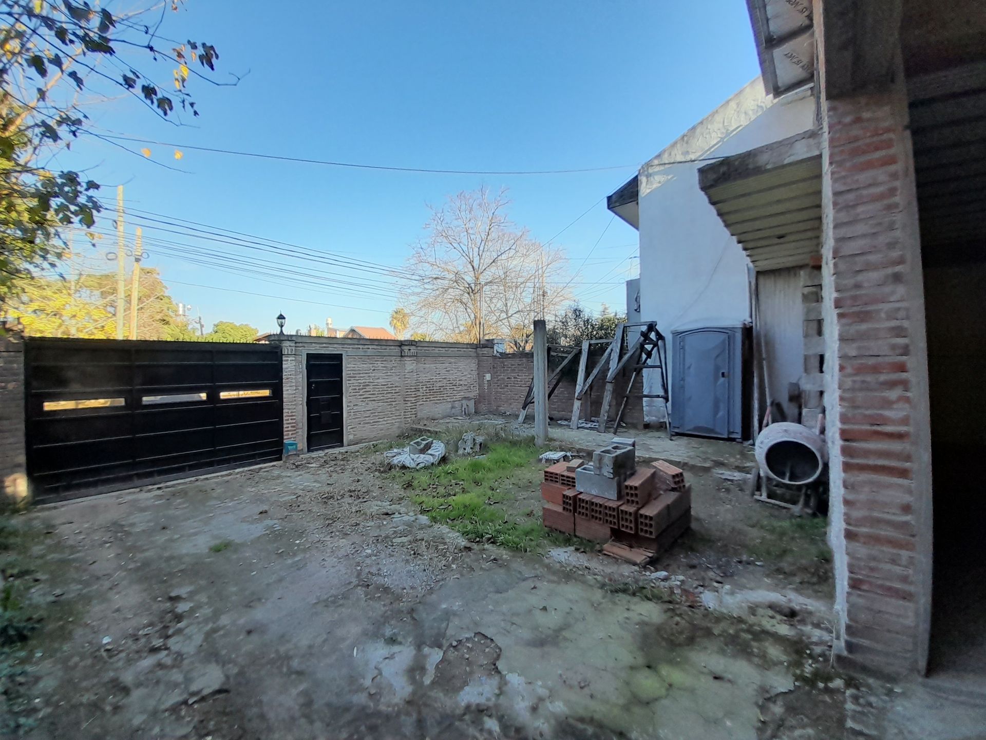 Foto 3 — OPORTUNIDAD, BAJO DE PRECIO, VENTA CASA 3 AMB