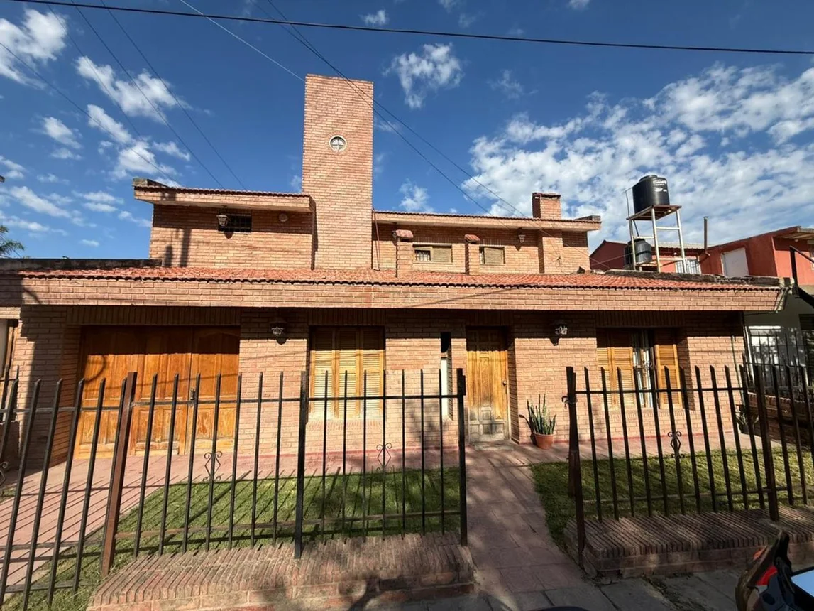 Casa barrio norte juarez celman para inversion, foto 1