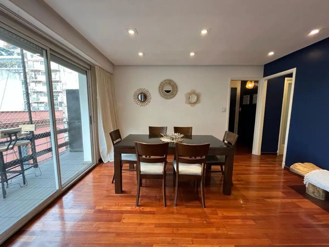 Departamento 4 ambientes con balcón Balvanera