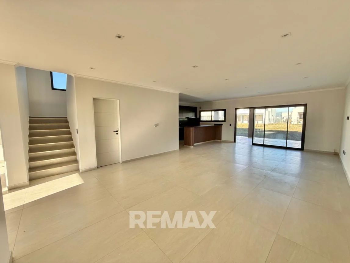 Casa de 6 ambientes en venta en Presidente Derqui, Leandro Niceforo Alem 3300, foto 4