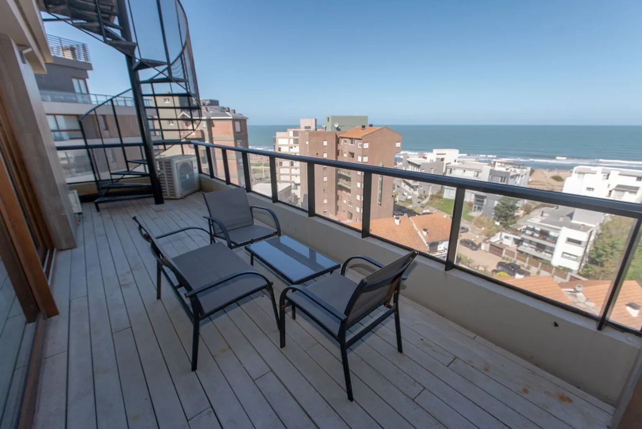 Departamento de 4 ambientes en venta en Pinamar, Avenida Arquitecto Jorge Bunge 100