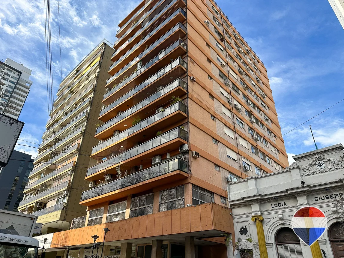 Departamento de 3 ambientes en venta en Lomas de Zamora, Avenida Colombres 100