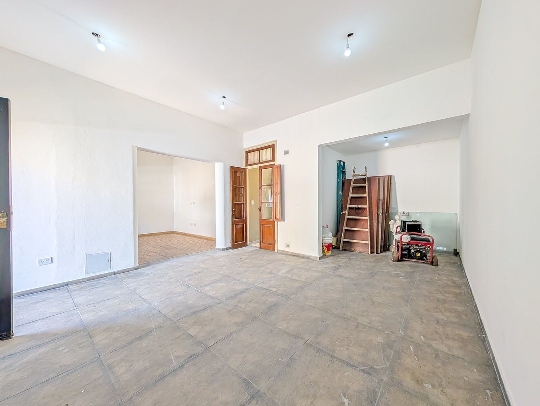 Venta gran casa 3 dormi tiro suizo