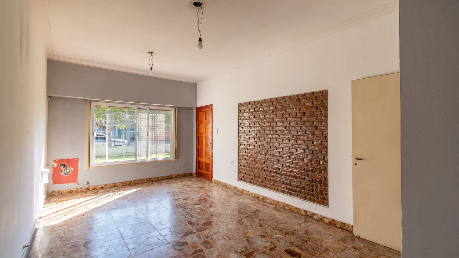 Casa en venta en Castelar, foto 2