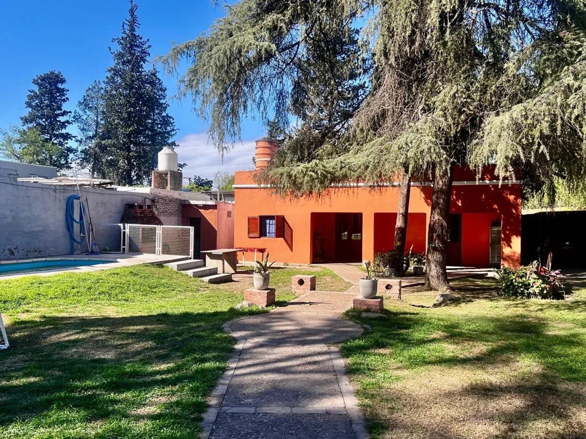 Venta casa terreno 804 m2 4 dormitorios pileta, foto 1