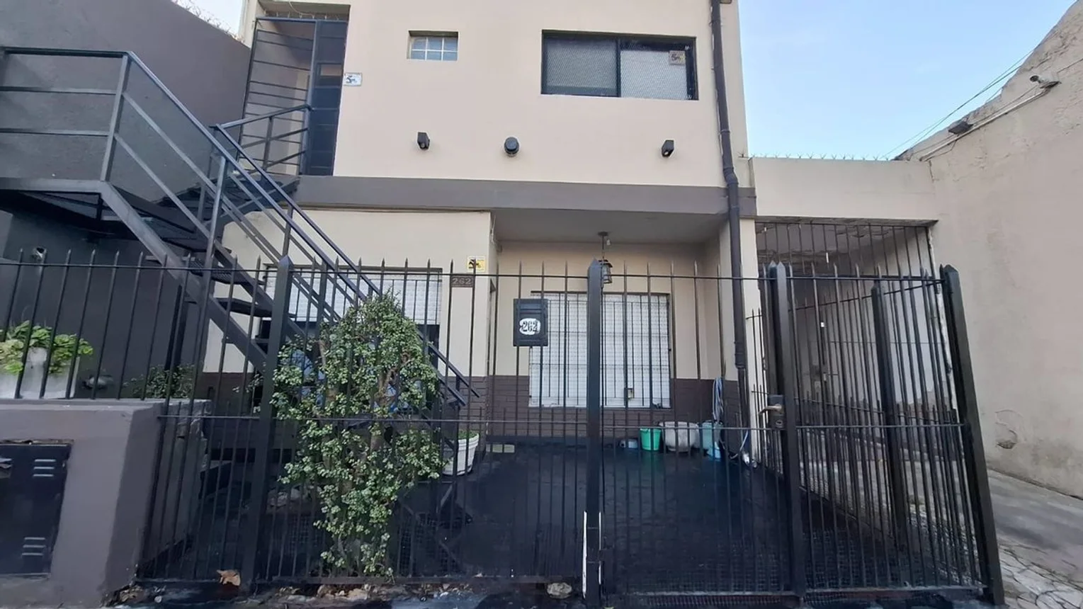 PH de 3 ambientes en venta en Quilmes, Suipacha 200, foto 2