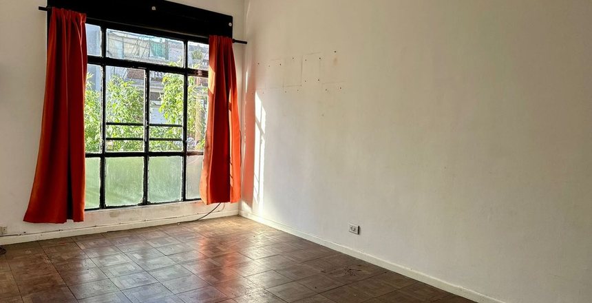 Venta 3 ambientes amplio paternal 2do por escalera