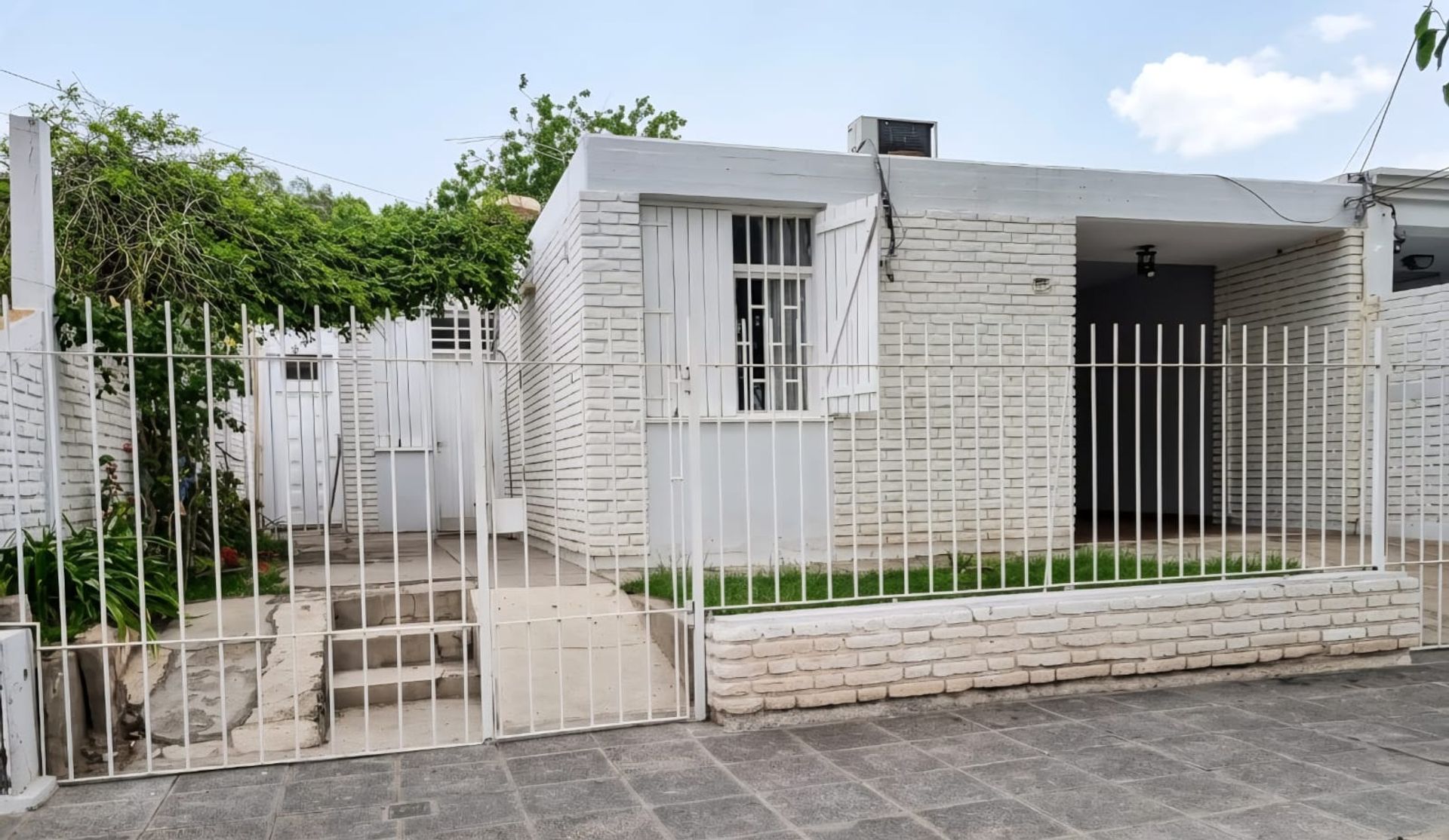 Casa en Gendarme Argentino Romero Sur 100