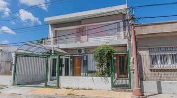 VENTA CASA 3 DORMITORIOS PATIO PARRILLERO PH ALTOS