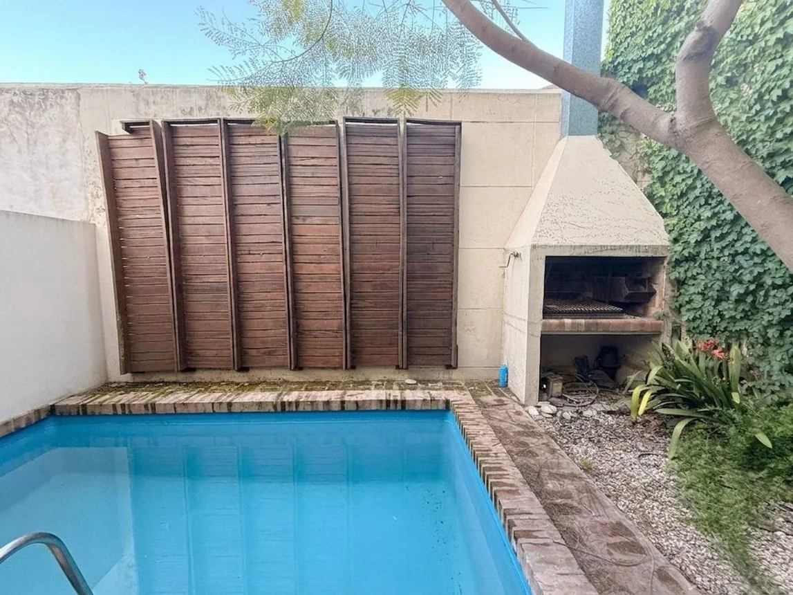 Casa dúplex en venta en Quilmes, foto 2