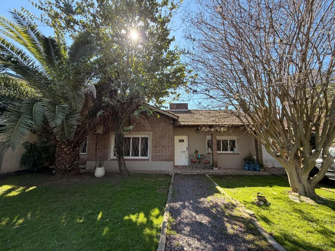 Casa en venta en General Pacheco, Olegario Victor Andrade 500